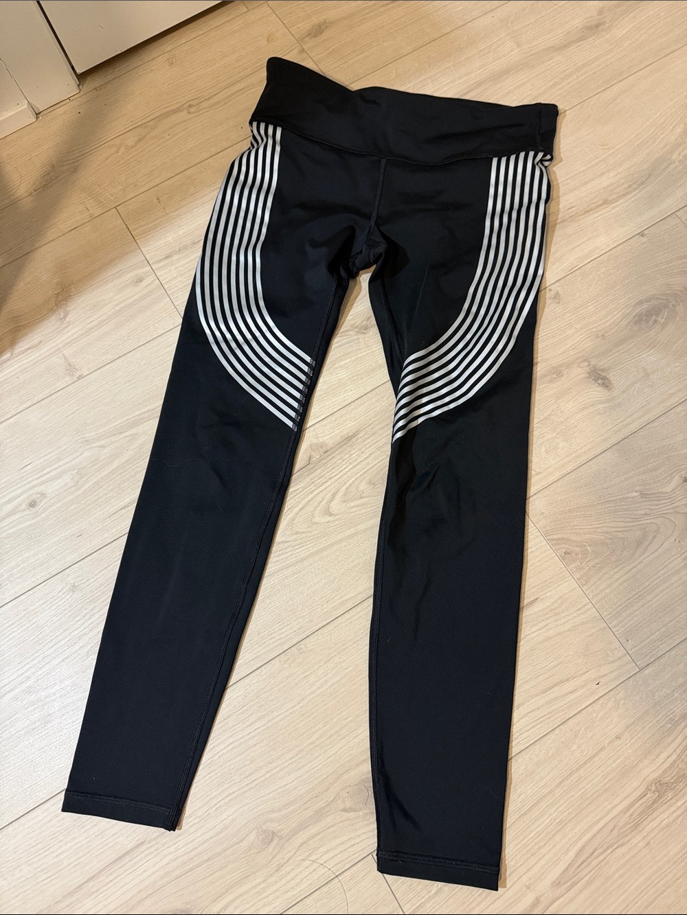 GAP Black GapFit Women's Athletic Leggings w/ Reflective Stripes